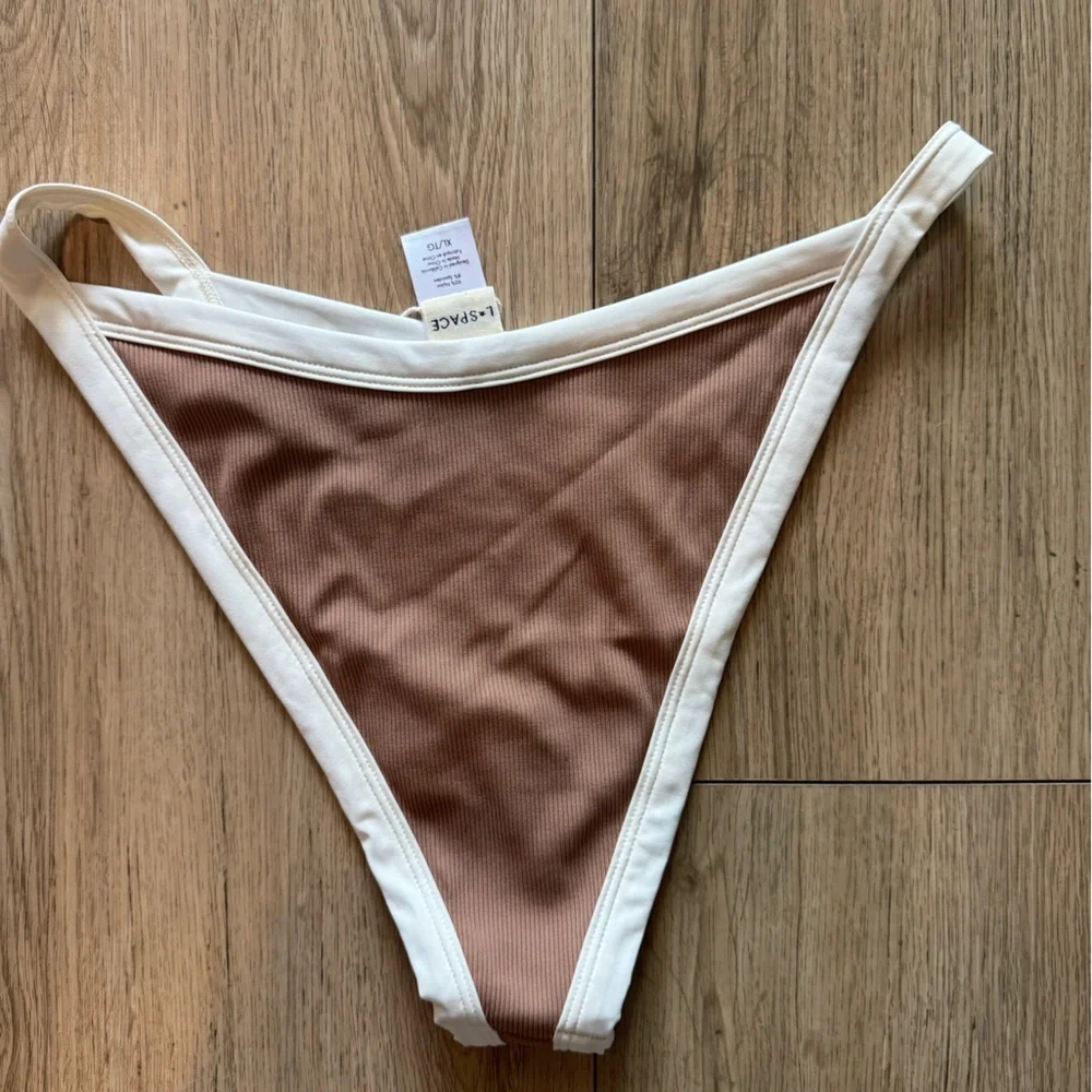 L*Space Bikini Bottom Size XL - Picture 4 of 6
